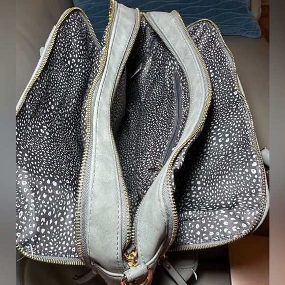 Gray Marbled Faux Leather Satchel with 8 Compartments - Gold Hardware - EUC - Picture 7 of 10